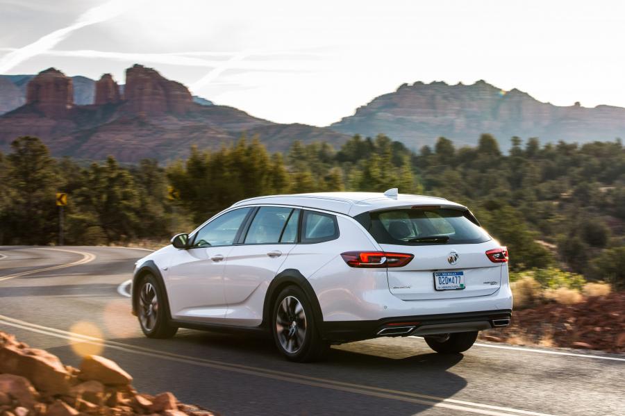  Buick Regal TourX 2017 года  (NA) (фото 42 из 61)